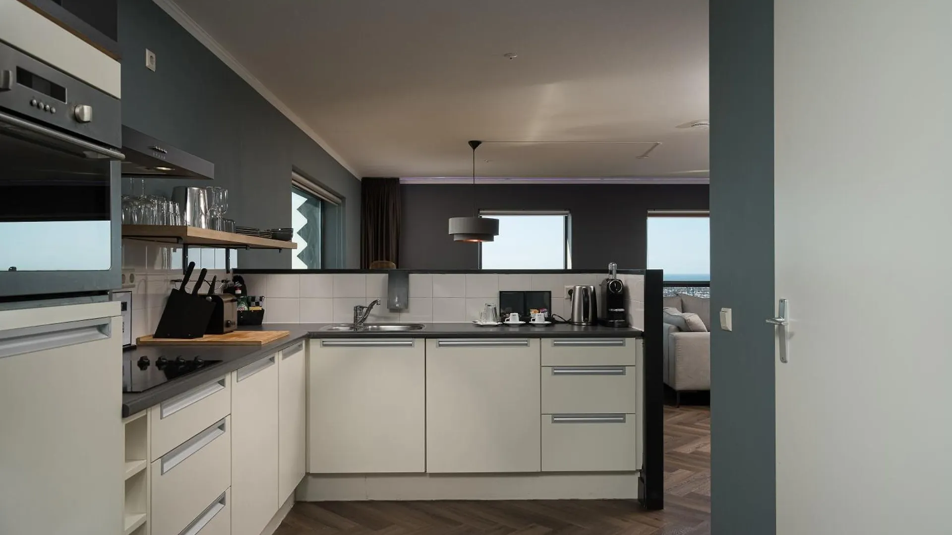 The Penthouse At The Hague Towerアパートメント
