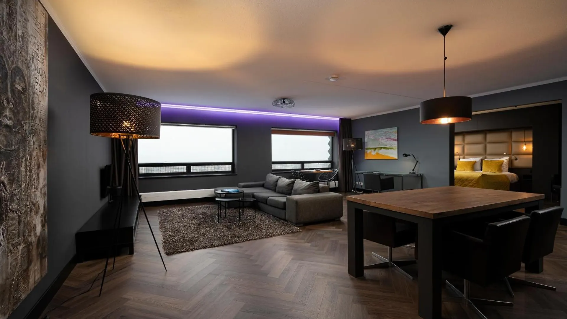 The Penthouse At The Hague Towerアパートメント