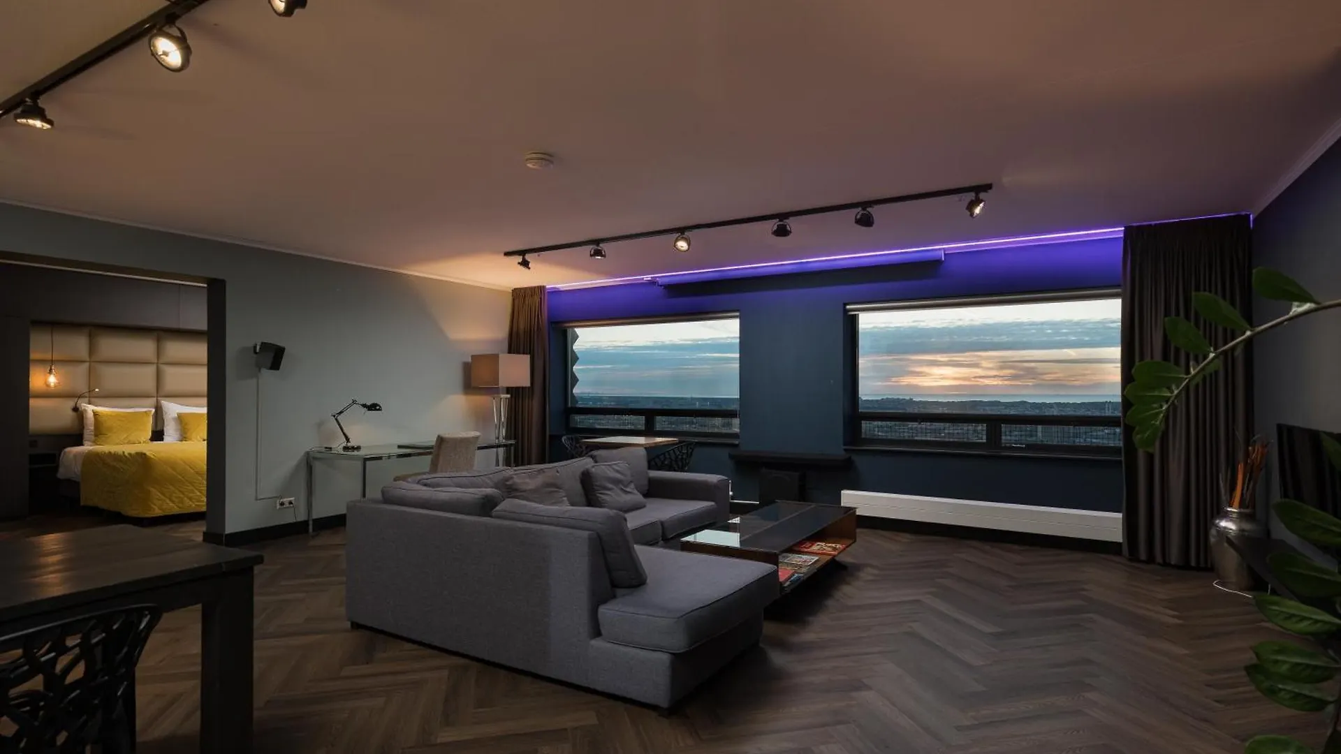 The Penthouse At The Hague Towerアパートメント 0*,