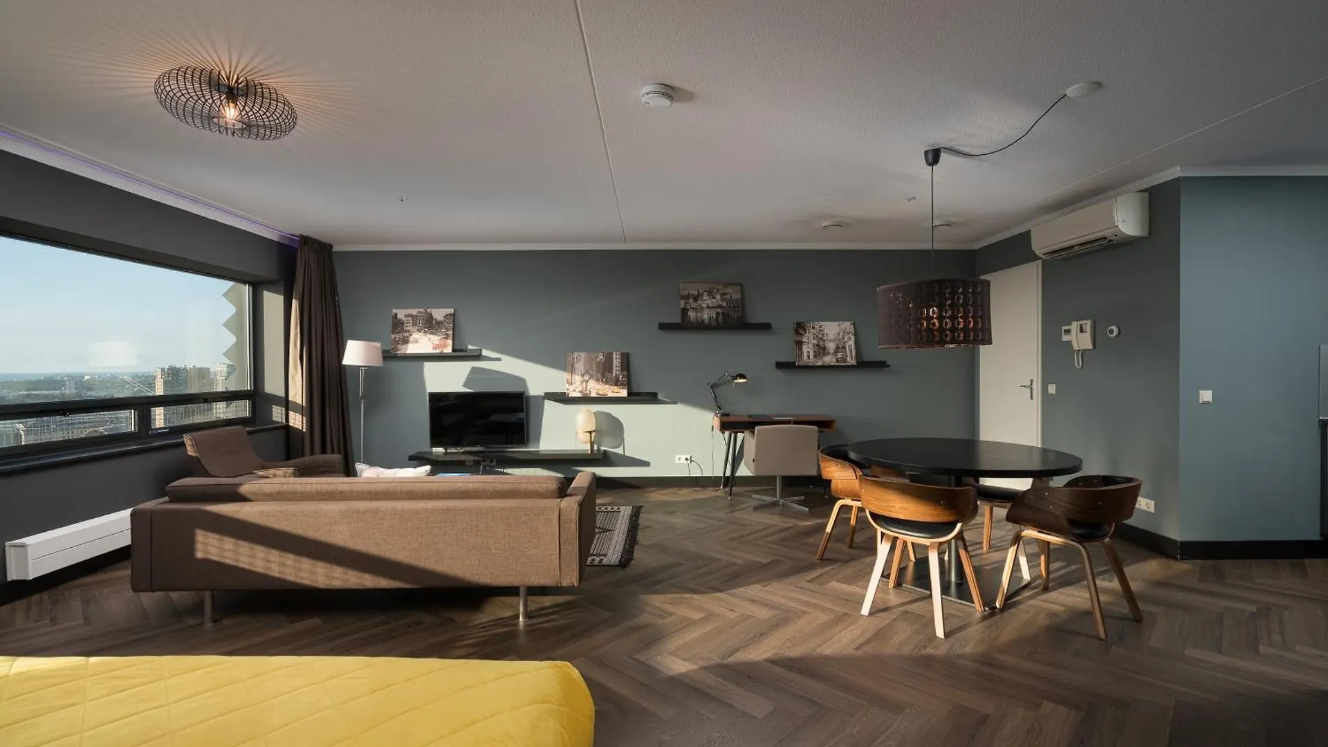 The Penthouse At The Hague Towerアパートメント