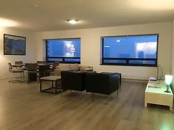 The Penthouse At The Hague Towerアパートメント